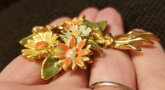 Charming Vintage Enamel Flower Brooch Colorful Bo… - image 4