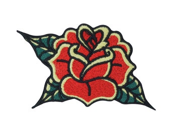 Parche termoadhesivo Finally Home Rosa Vintage | Parches de flores de rosa retro, parches termoadhesivos de flores, parches de flores, parches bordados en rojo y verde