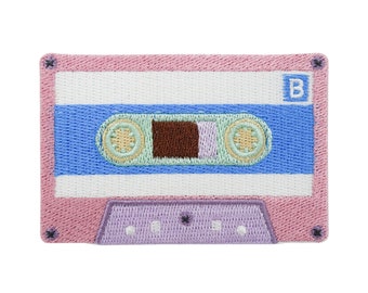 Toppa termoadesiva - Cassetta rosa | Toppe retrò, toppe termoadesive vintage, toppa termoadesiva vecchia scuola, toppa musica rock, toppa disco anni '80