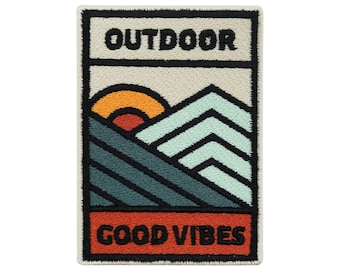 Patch zum Aufbügeln & Aufnähen Outdoor Vibes | Berg Patches, Natur Bügelbild, Wanderer Aufbügler, Retro Camping Aufnäher Mountain Bügelpatch