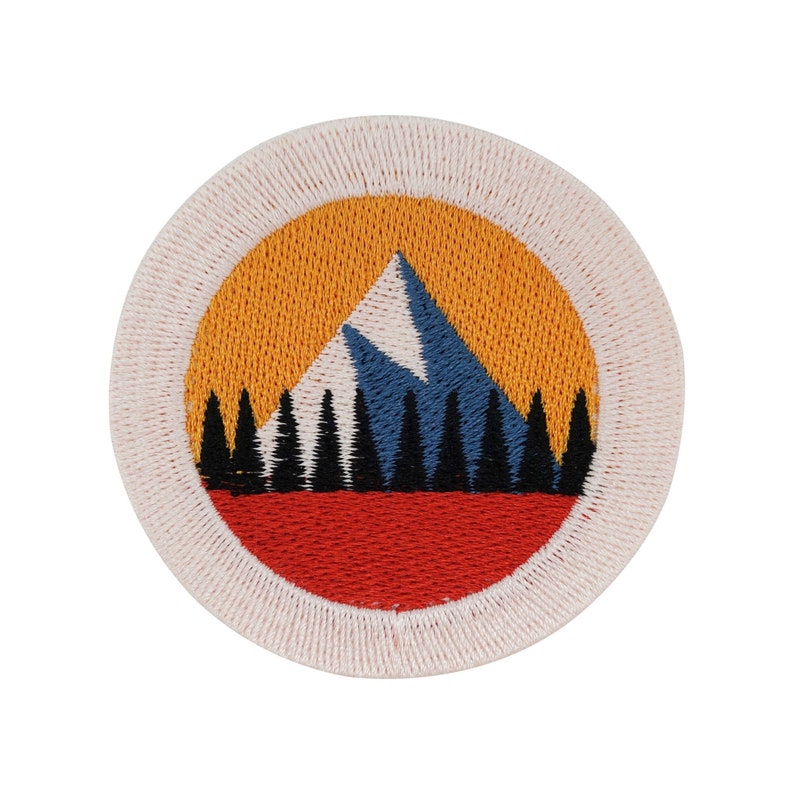 Kleiner Berge Patch zum Aufbügeln Vintage Berg Patches Mini Baum Bügelbild Wald Aufbügler Bäume Aufnäher Wanderer Outdoor Bügelpatch Bild 1