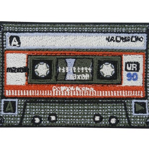 Patch thermocollant ou autocollant - Cassette rouge années 80 | Patchs musique, vintage, rétro, old school, thermocollants, CD