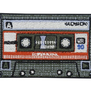 Patch zum Aufbügeln Rote 80er Kassette Musik, Vintage, Retro, Oldschool Patches, Bügelflicken, Flicken Aufnäher Kassetten CD Finally Home Bild 2