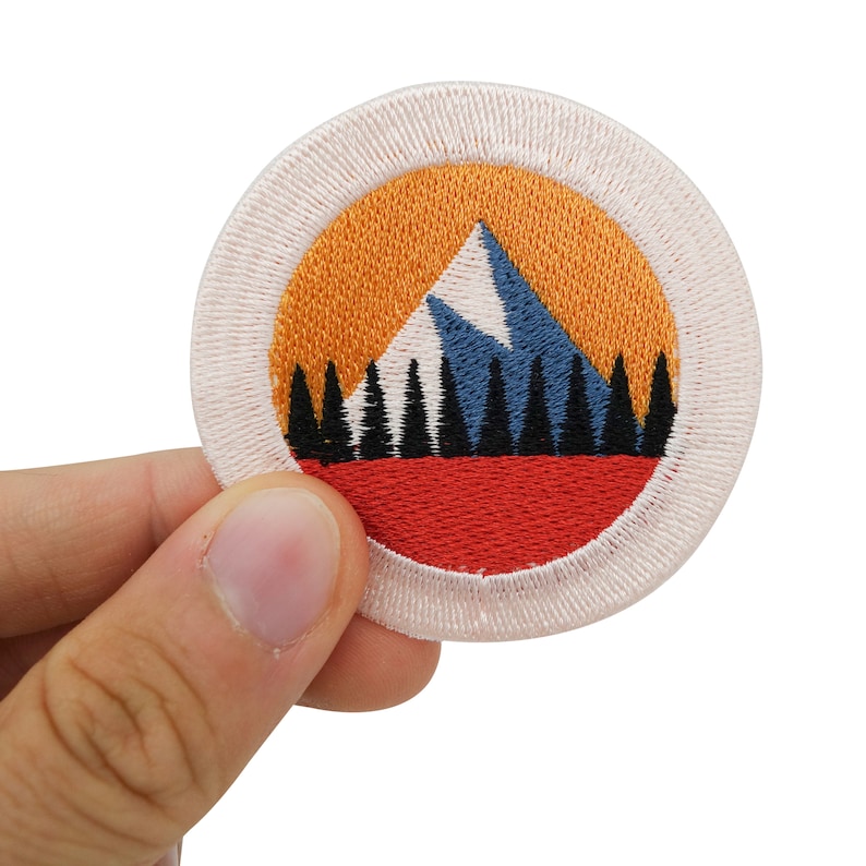 Kleiner Berge Patch zum Aufbügeln Vintage Berg Patches Mini Baum Bügelbild Wald Aufbügler Bäume Aufnäher Wanderer Outdoor Bügelpatch Bild 2