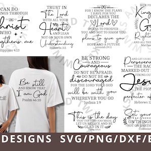 Op de afbeelding: Een set van 26 printbare ontwerpen met inspirerende christelijke citaten en verzen. De ontwerpen zijn in zwarte tekst op een witte achtergrond. De citaten omvatten "Ik kan alles door Christus, die mij kracht geeft", "Vertrouw op de Heer met heel je hart", "Wees stil en weet dat Ik God ben", "Wees sterk en moedig", "Zoek eerst het Koninkrijk van God", "Dit is de dag die de Heer heeft gemaakt", en "Richt uw gedachten op de dingen die boven zijn".