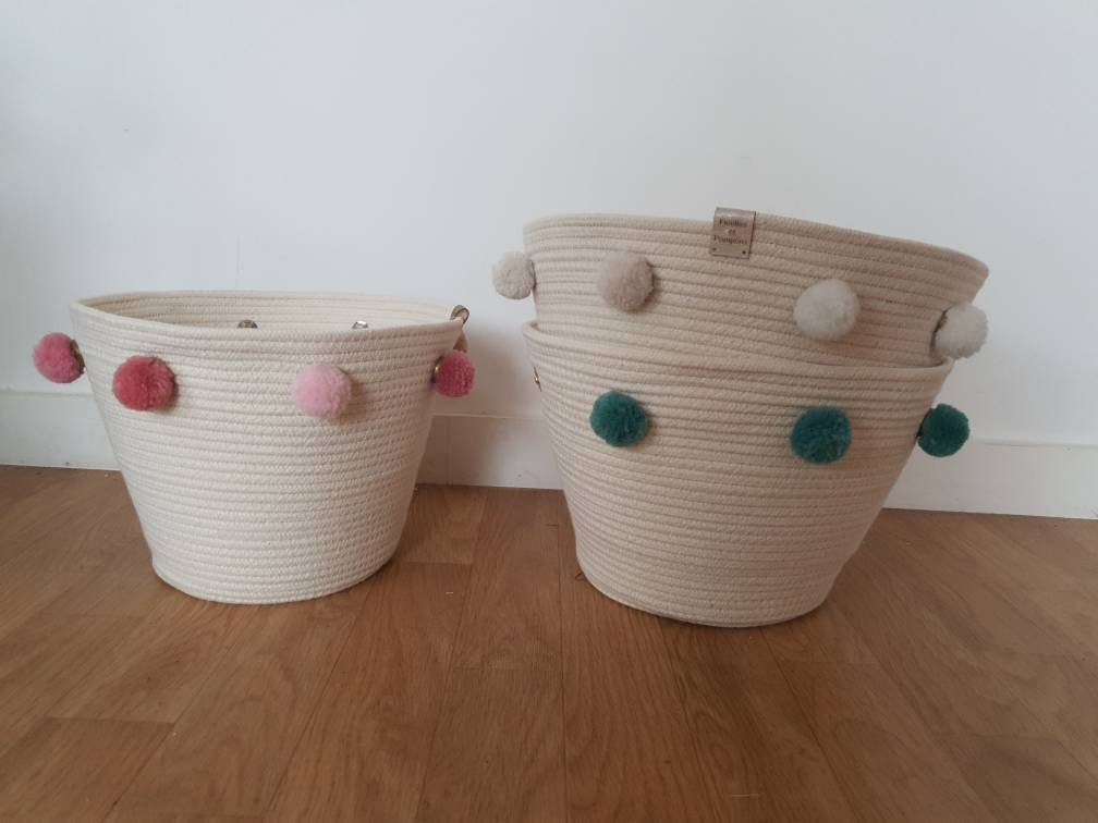 Panière en Ganse de Coton Écrue et Pompons Amovibles/Interchangeables. Modèle Unique Original Créati