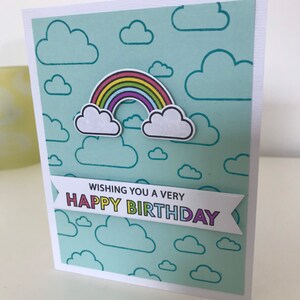 Carte d’anniversaire arc-en-ciel