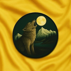 Howling Wolf Patch/Moon Patch/Iron-on Patch/Wild Animal Badge/Decorative Patch/Nature Lover Gift/DIY Embroidery/Wildlife Patch/Animal Patch