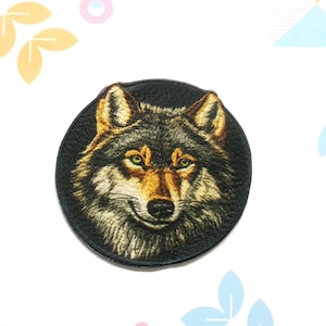 Wolf Patch Iron-on Applique for Clothing & Backpack, Nature Patch, Hiking Trail Patch, Park Patch, Forest Animal Patch, Outdoor Adventure