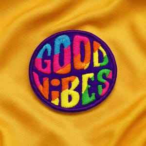 Good Vibes Patch/Iron-on Patch/Retro Hippie Music Festival 70s Boho Gift/Embroidered Sew-On Applique for Clothing, Jacket, Backpack