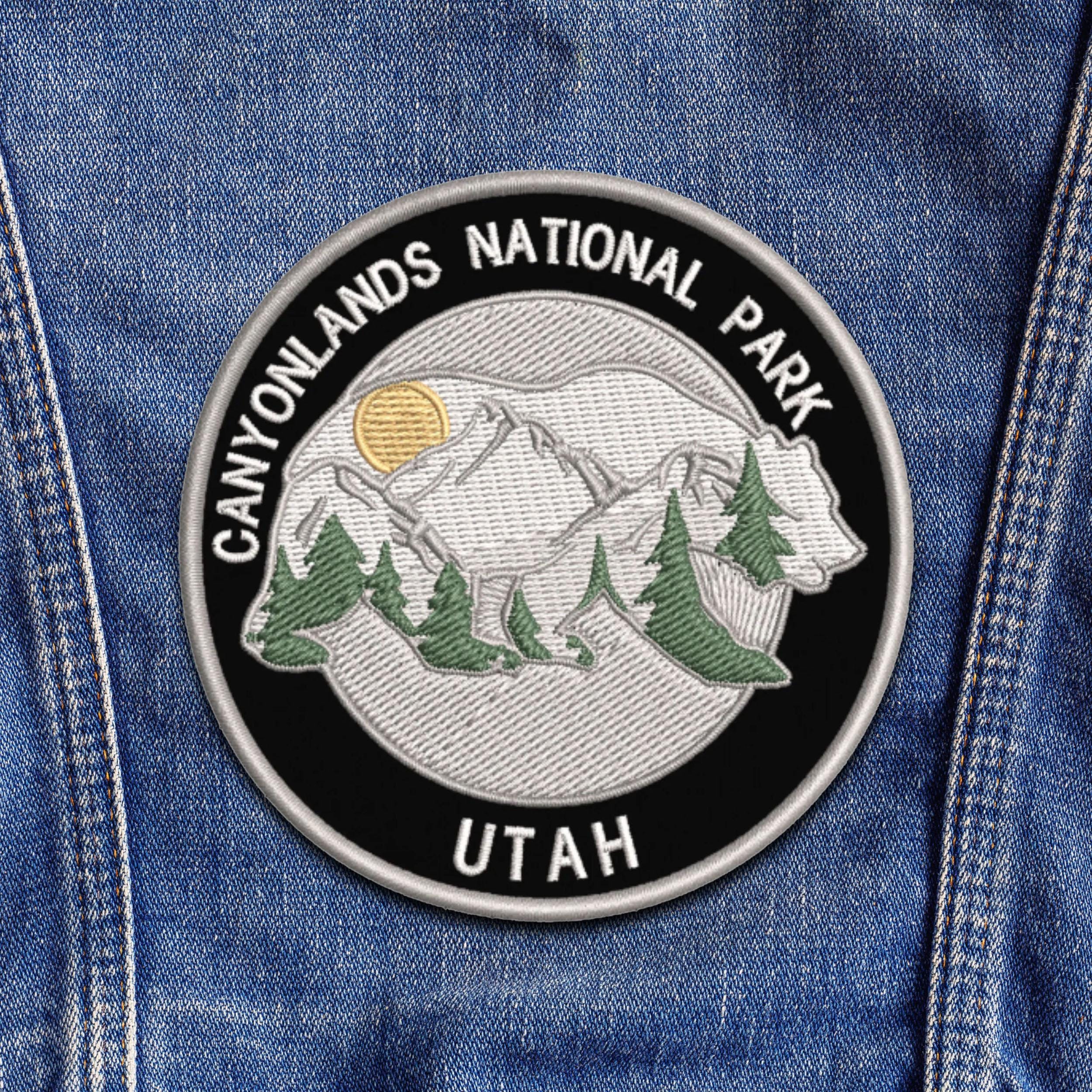 Canyonlands National Park Patch – Embroidered Iron-On Souvenir – Blue Heron