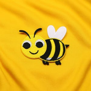 Iron-on Bumble Bee Patch/Sew-On Nature Badge/Decorative Patch/Embroidered Applique/Nature Lover Gift/Wildlife Patch/Outdoor Patch/Garden
