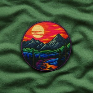 Iron-on Mountain Patch/Nature Badge/Hiking Badge/Decorative Patch/Sew-on Applique/Animal Lover Gift/Trail Patch/Outdoor Adventure Patch Gift