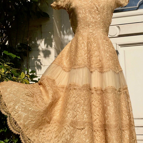 AUTHENTIC and beautiful VINTAGE 1950 DRESS! Volume 36/38