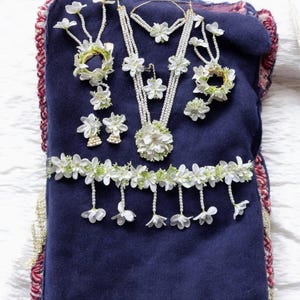 Bridal Floral Jewelry Set For Haldi Mehndi Babyshower Flower Jewelry For Mehndi Haldi Outfit Wedding Set For Bridal Bridal set Wedding