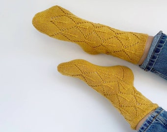 Easy Knit Socks Pattern: Cozy Autumn Wool Socks (Digital Download)