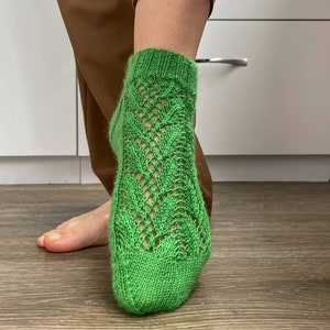 Lace socks knitting patterns