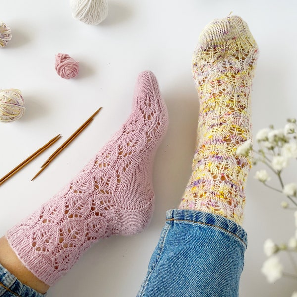 Knitting pattern, cute wool socks, alpaca wool, lace socks, easy patterns, handmade sock pattern, beginners friendly, DPNs methods