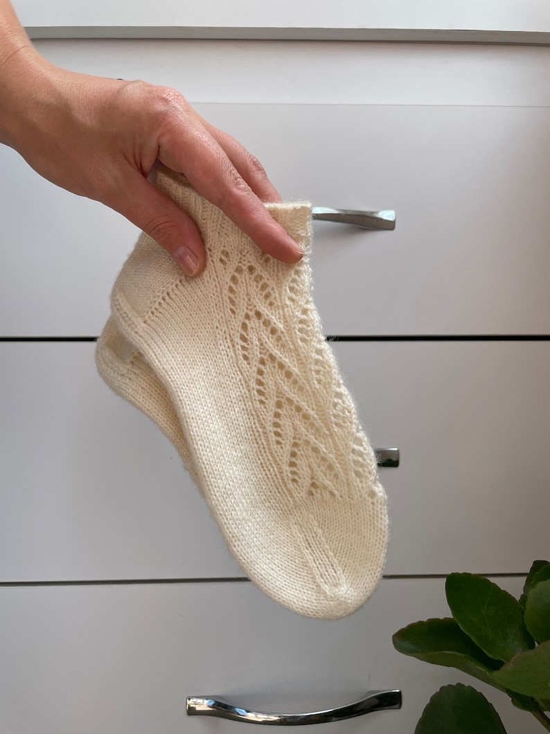 Knitting socks in the round