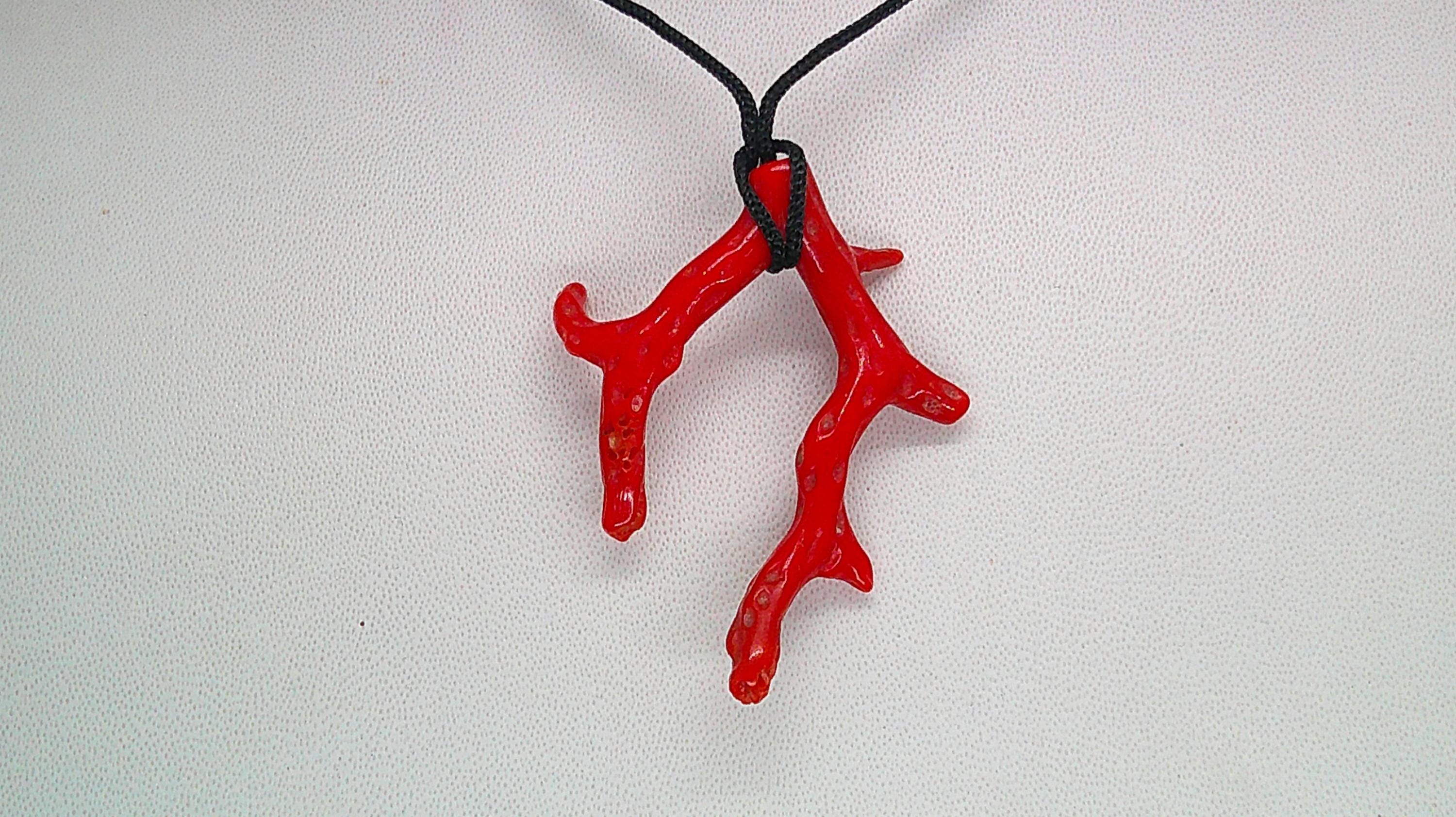 Collier Et Clip En Corail Naturel Rouge De Polynésie Française - Longueur 50 Cm - Style Branche Brut - Occasion (manque Un Petit Bout)
