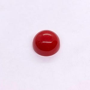 Japanse ossenbloedrode koraal halfronde cabochon 12,7 MM 9 krt (ook wel koraal genoemd) goede prijs-kwaliteitverhouding: Japanse expansieve cabochon M191
