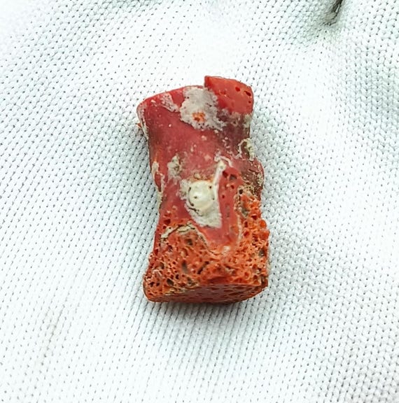 天然赤珊瑚の枝：研磨されていない地中海イタリア産宝石 - Etsy 日本