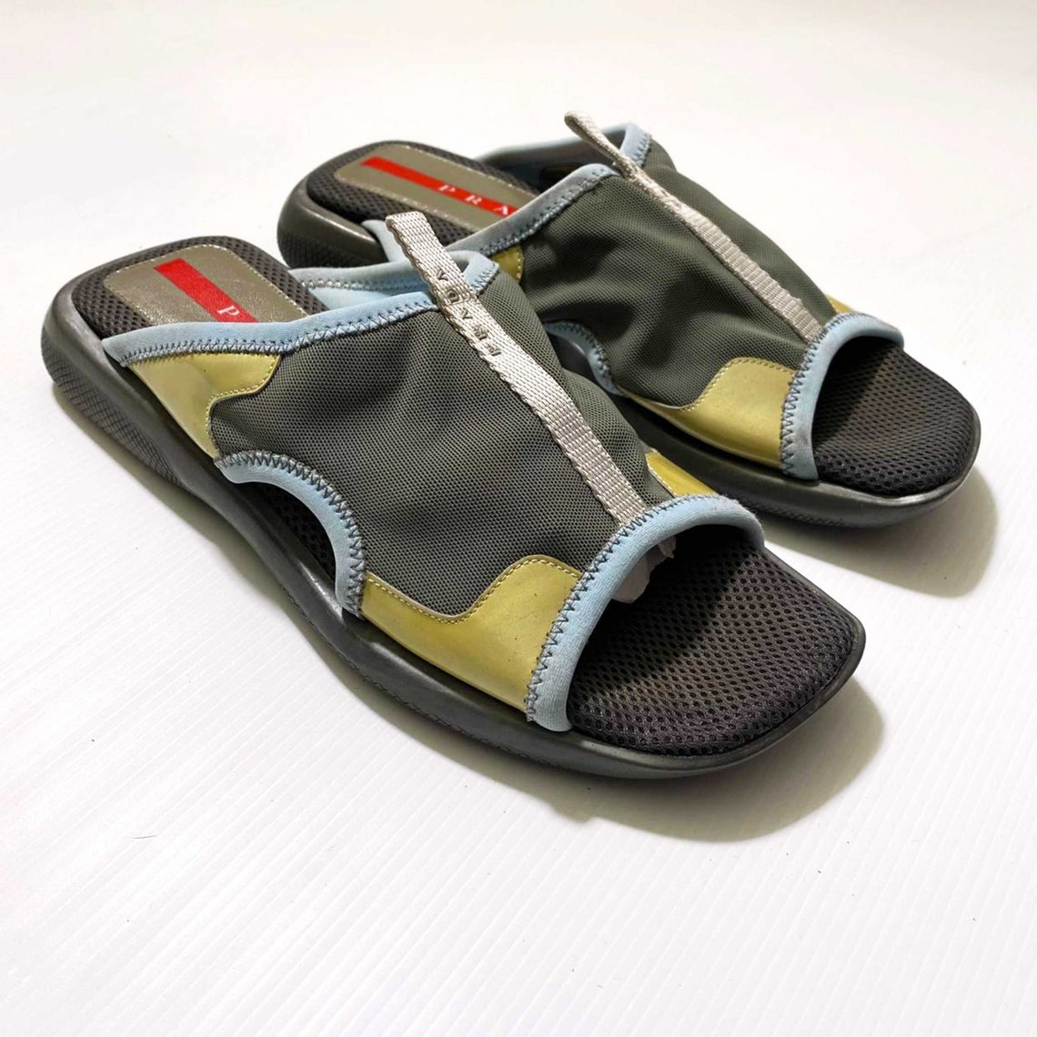 y2k flip flops