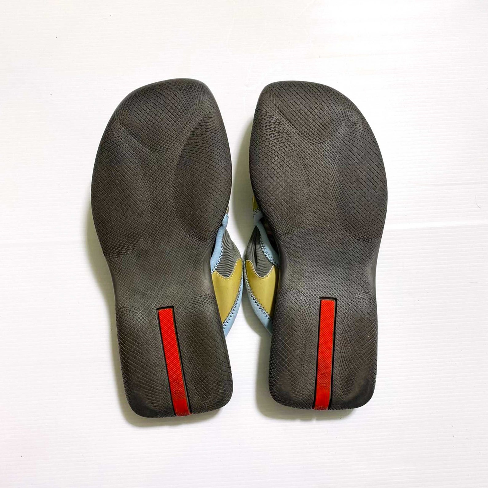 y2k flip flops