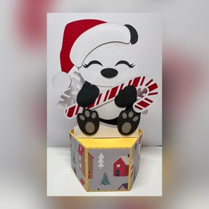 Carte de Noël panda, flocon de neige, canne en bonbon, joyeuses fêtes, Noël 3D, carte pop-up. Décoration de fête. Carte de voeux de Noël.