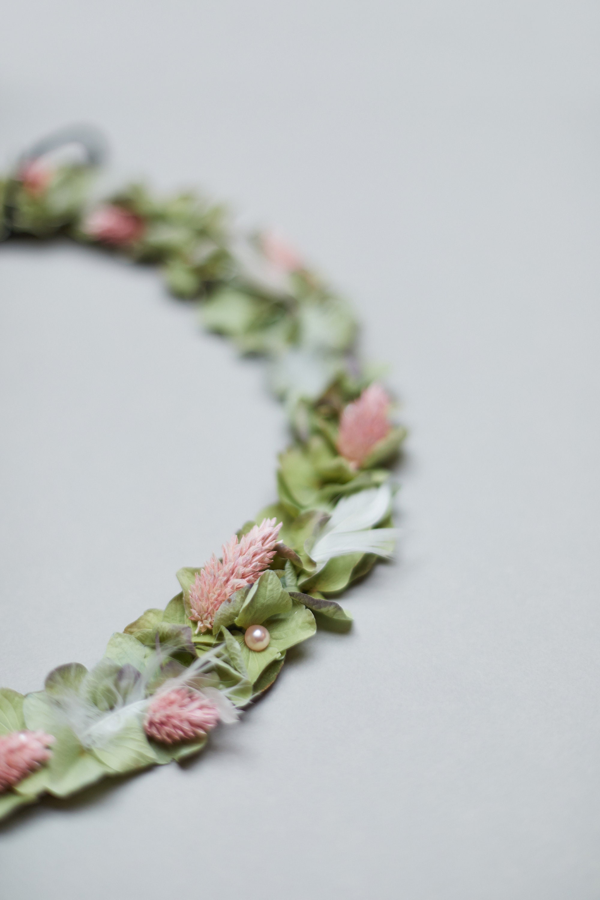 Couronne Murale en Fleurs Séchées - Vert, Blanc et Rose