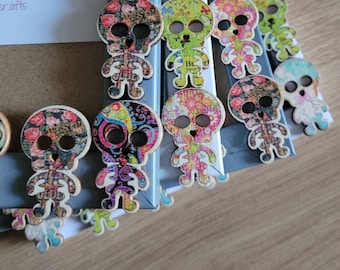 Patterned Wooden Skeleton Button Photo Frame 4 x 6 inches