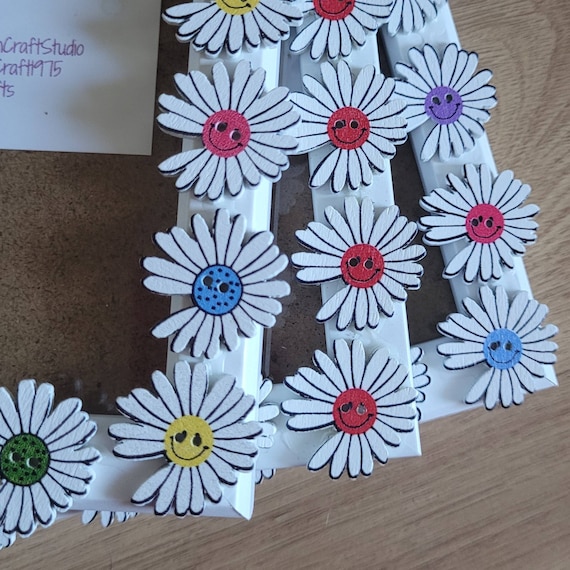 Colourful Centred Daisy Wooden Button Photo Frame 4 X 6 Inches
