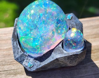 Opal w/ Plaque - Legend of Zelda: Breath of the Wild / Tears of the Kingdom - Real Opal in Ore Base.