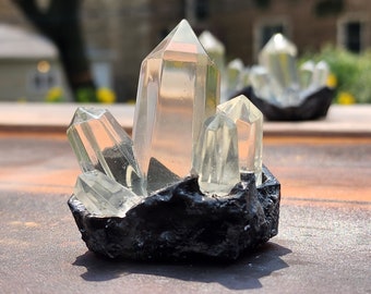 Diamond w/ Plaque - Legend of Zelda: Breath of the Wild / Tears of the Kingdom - Real Diamond in Ore Base.