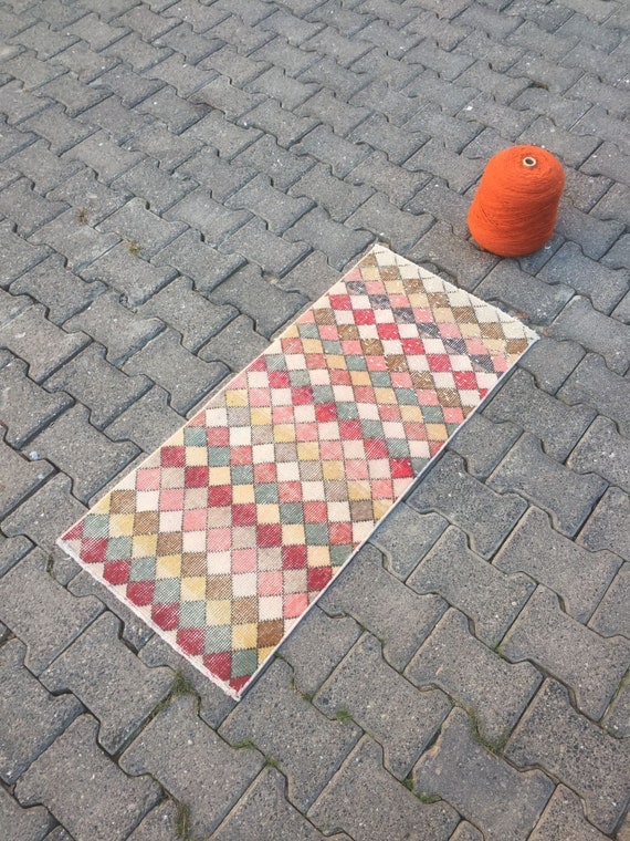 ヴィンテージトルコウールラグ：手作りの幾何学模様の玄関マット（1.5