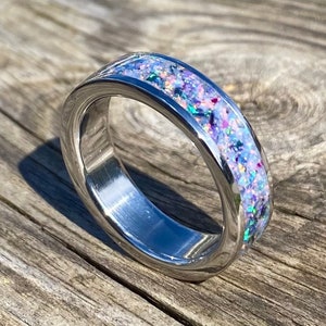 Mehrfarbiger Opal- und Edelstahlring - Handgemacht - &quot;Pfauenblauer&quot; Opal, &quot;Perlweißer&quot; Opal