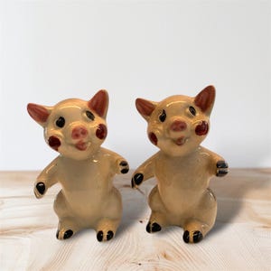 Vintage 1960s Anthropomorphic Smiling Ceramic Piglet Salt and Pepper Shakers