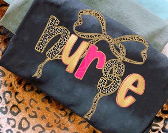 Enfermeira Preppy PNG Ensinar PNG Estampa de Leopardo Rosa Coquete Design de Camisa Escolar de Enfermeira, Design de Camisa de Enfermeira, Enfermeira de UTI PNG, Download Instantâneo