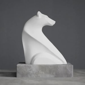 Minimalist Sitting Bear Sculpture – Simple & Modern