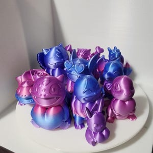 Cute Fantasy Creatures Holding Hearts – 3D Printed Decorative Figures