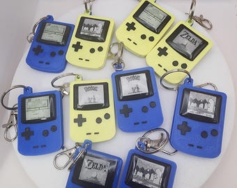 3D Printed Handheld Console Keychains with Resin Screens – Retro Gaming Charm