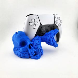 Textured Snake with Skull Controller Stand – Customizable 3D-Printed Display