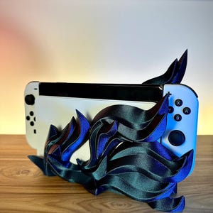 Flame-Themed Dock Cover – Bold 3D Printed Gamer Accessory