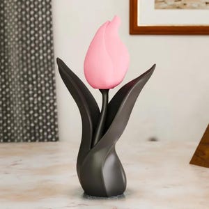 Tulip Grace Sculpture – Elegant Floral Art for Your Space