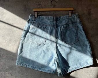 1990s Light Wash Jorts | Vintage High Rise Jean Shorts