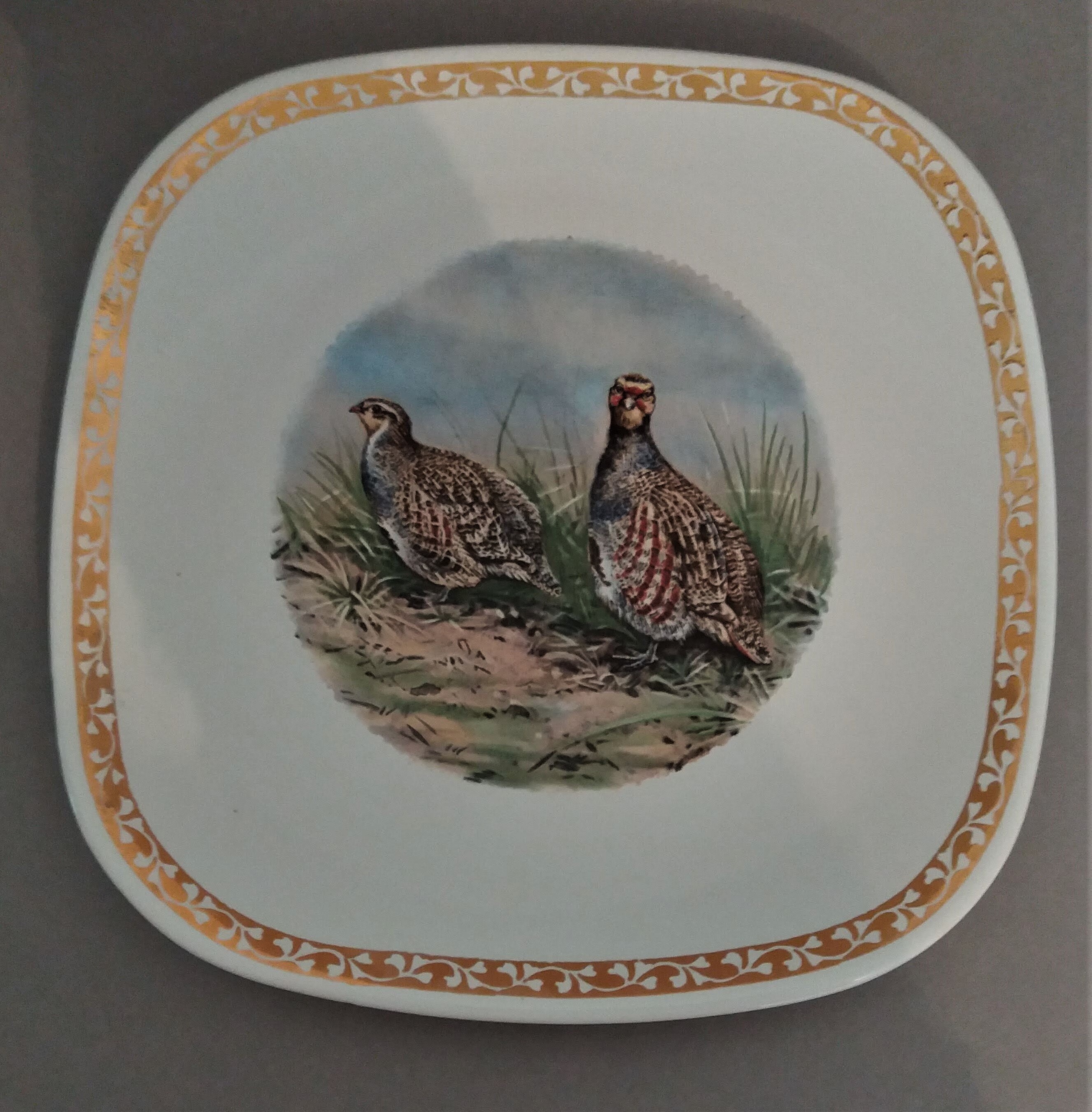 Plaque de Majolique Vintage Décor Chasse Signée Longchamp