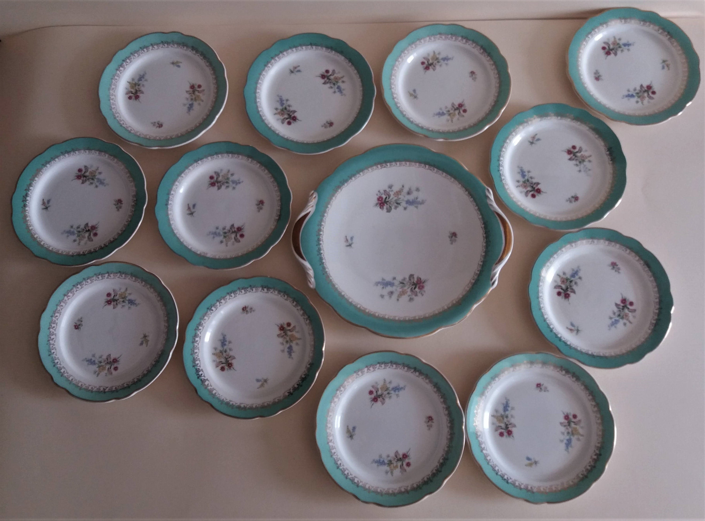 Service à Gâteaux Douze Assiettes et Plat Sarreguemines Modèle Chenonceaux