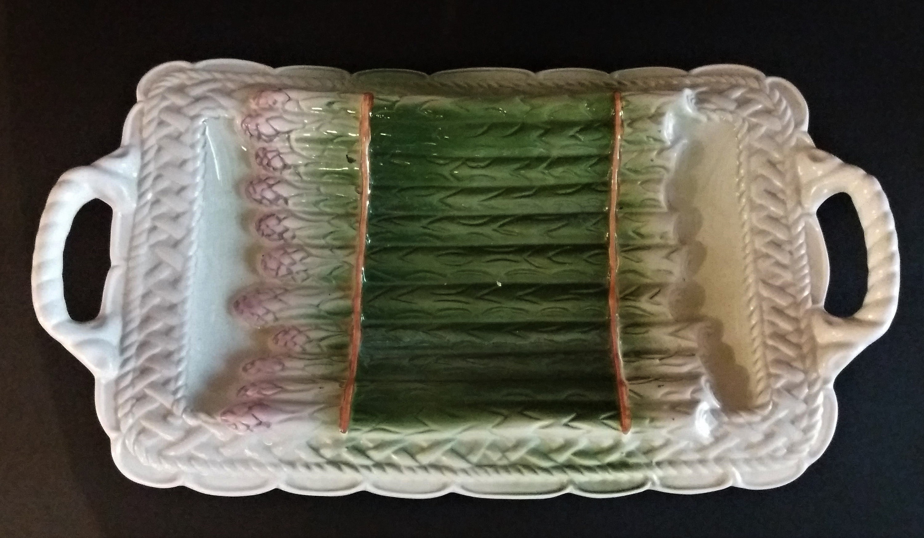 Plat Antique Français'asperge de Majolica