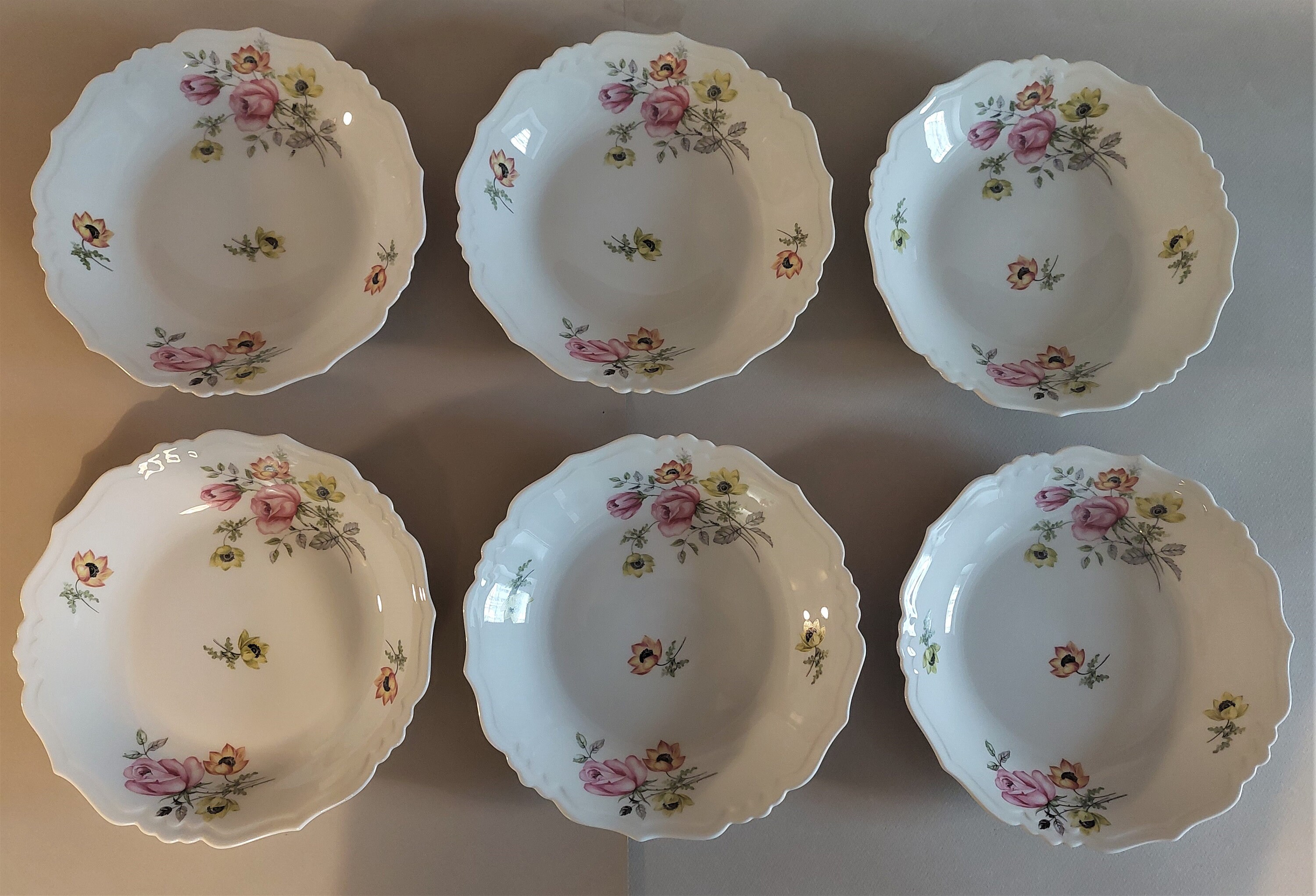 Série de Six Assiettes Creuses Porcelaine Limoges Charbernaud et Larcher