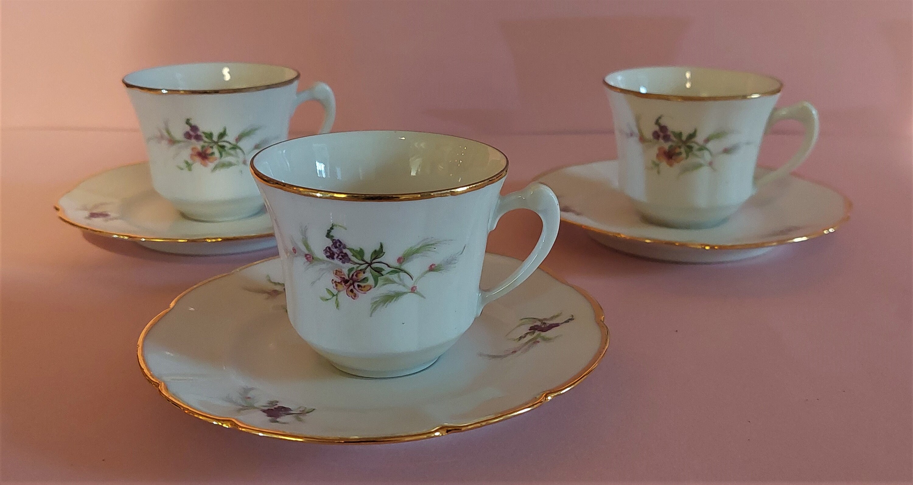 Antique Français Série de Trois Tasses à Café en Porcelaine Limoges